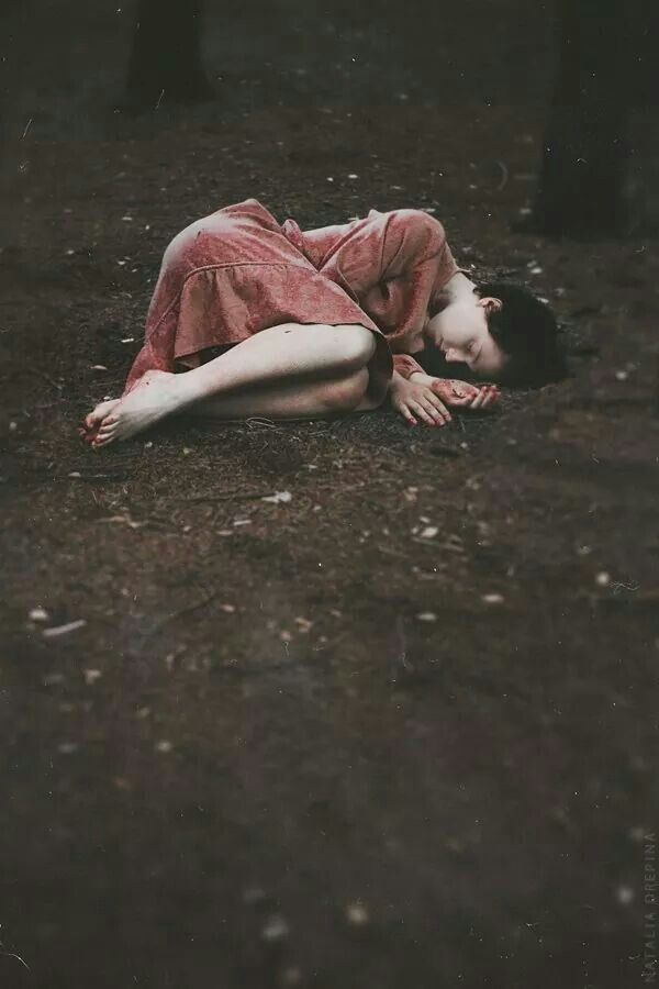 very sad alone girl lying on road lovesove, sher-o-shayari